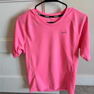 Nike Men’s Vibrant Pink Short Sleeve Tee